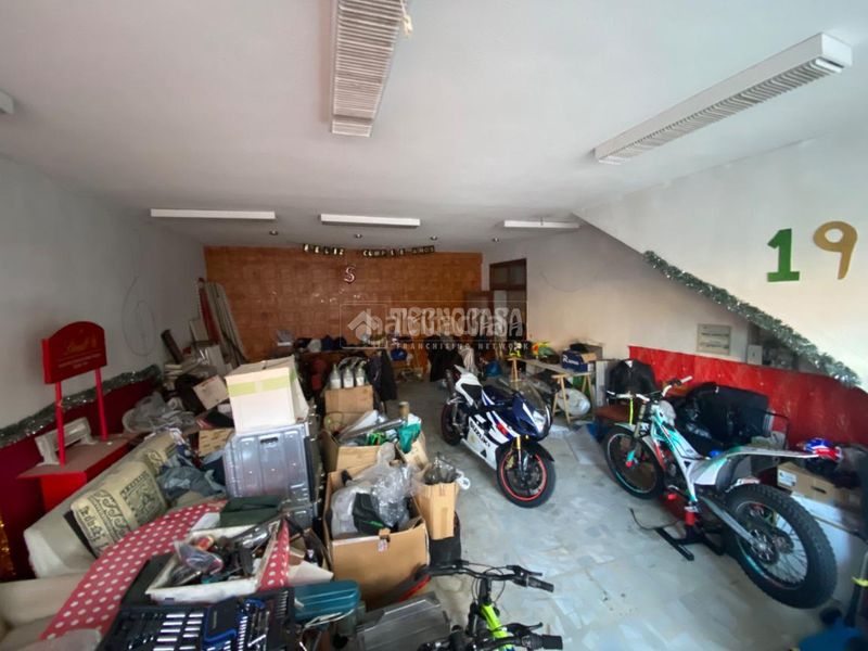 Foto a5ccef8b-d5fb-489c-b1f4-9e3a8a202a9c. Local comercial a Cenicientos