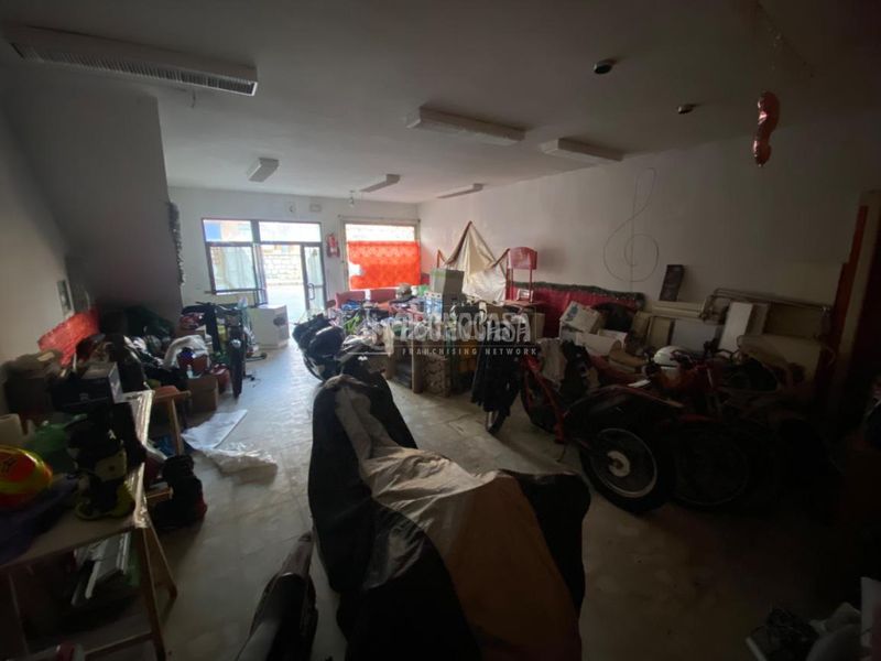 Foto ac3c11ff-746e-4c41-8bf9-c3fea845edfe. Local comercial a Cenicientos