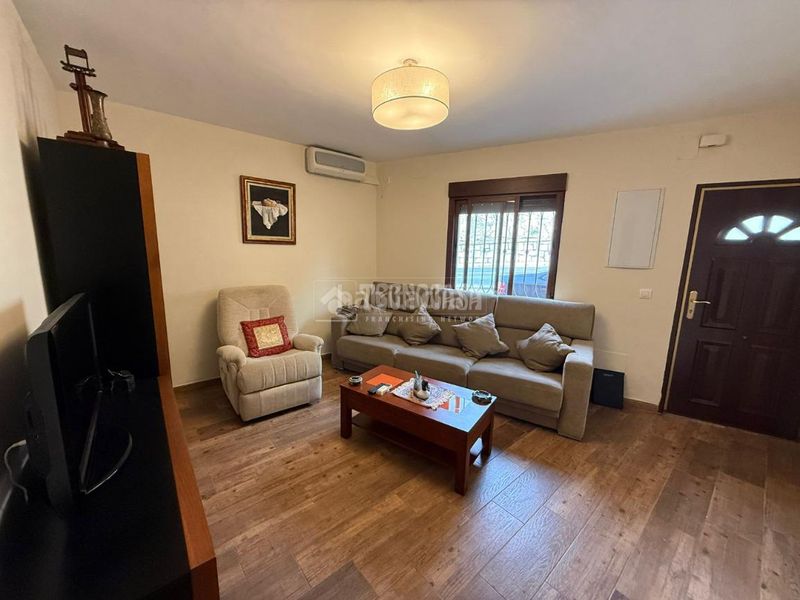 Foto 030f0f7c-2f7d-4588-99c8-e362fe553ff6. Casa aparellada amb calefacció a Almorox