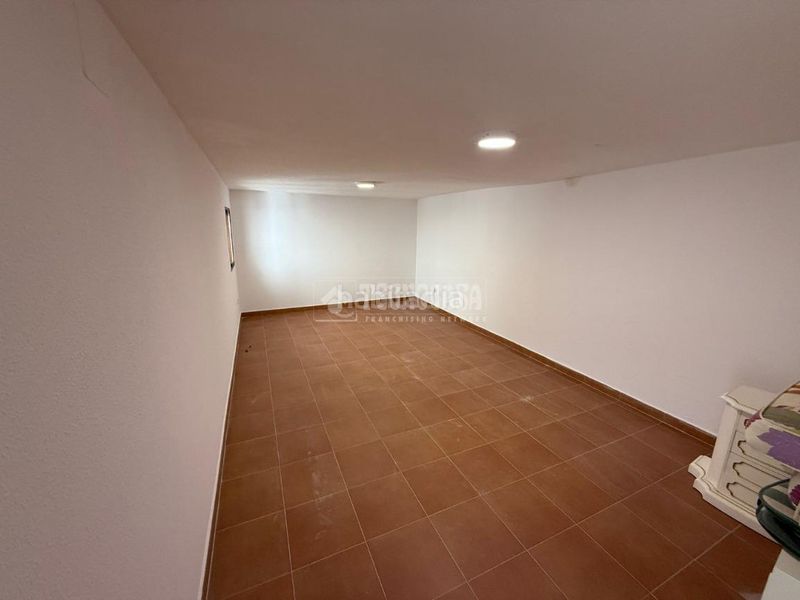 Foto 0d8feb13-94ad-4c41-a636-a1d124052496. Casa aparellada amb calefacció a Almorox