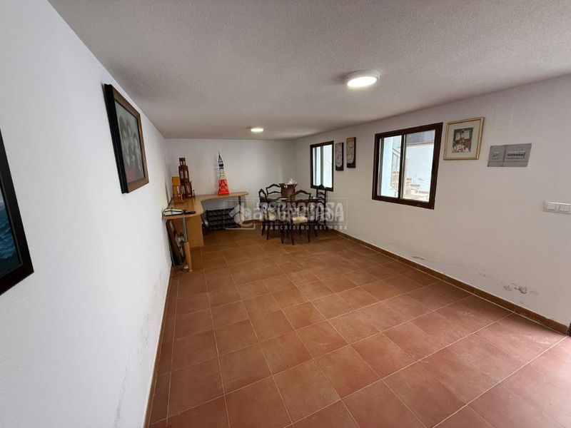 Foto 50fcbc13-aba7-4b66-920e-54654149c895. Casa aparellada amb calefacció a Almorox