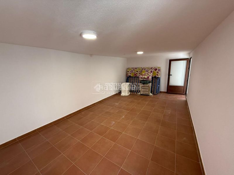 Foto 6efda76b-a7af-4c52-9cf9-f7ab4d2ea171. Casa aparellada amb calefacció a Almorox