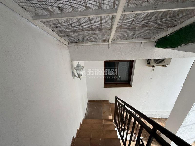 Foto 8b63d70e-6c72-43bb-84fb-d2ce98f7620b. Casa aparellada amb calefacció a Almorox