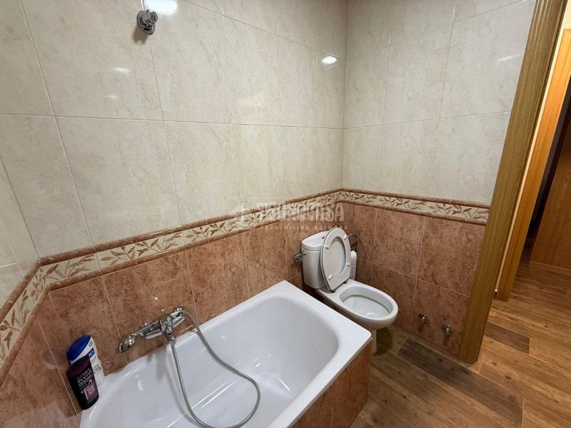 Foto 9fb461c5-41a7-476a-a110-507550f44c23. Casa aparellada amb calefacció a Almorox