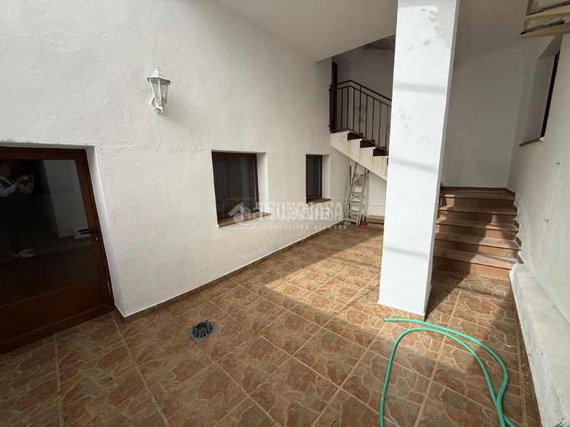 Foto a6105bb5-66a5-45f2-bb24-db32ecaac728. Casa aparellada amb calefacció a Almorox