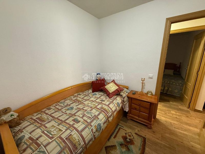 Foto f85b20a7-725e-457c-b459-a8490511e4a9. Casa aparellada amb calefacció a Almorox