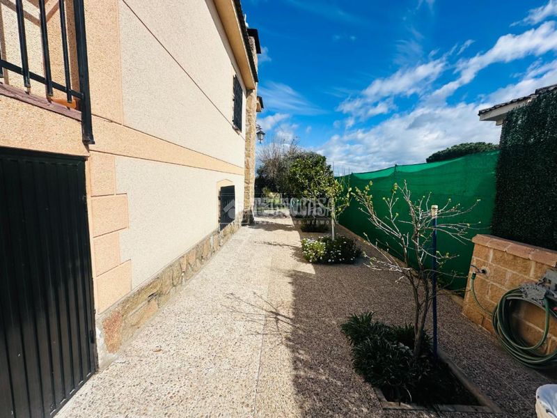 Foto e33cf430-c995-4325-8e39-c98fa81dc5e9. Casa amb calefacció piscina a Escalona