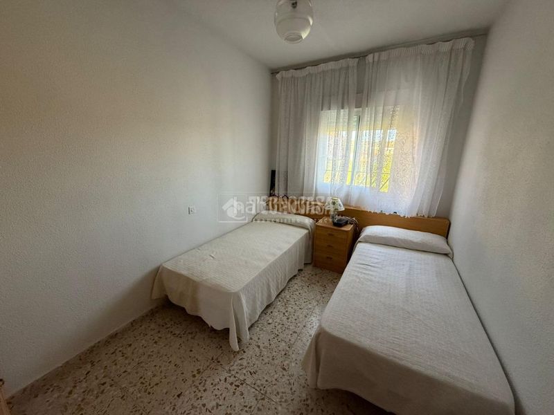 Foto 020a3a6e-ef32-4c73-9540-47042f63329c. Casa aparellada amb aparcament a Almorox