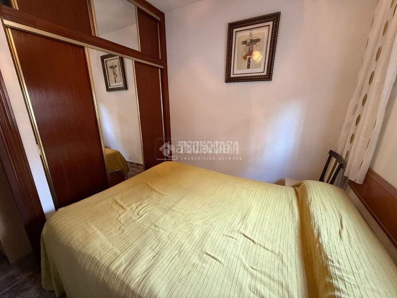 Foto 180f3806-d8f5-4e5e-8f56-4721ab9b90c5. Casa aparellada amb aparcament a Almorox