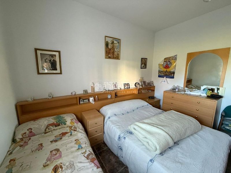 Foto 5138145b-cbd1-4b92-9544-946843cfd447. Casa aparellada amb aparcament a Almorox