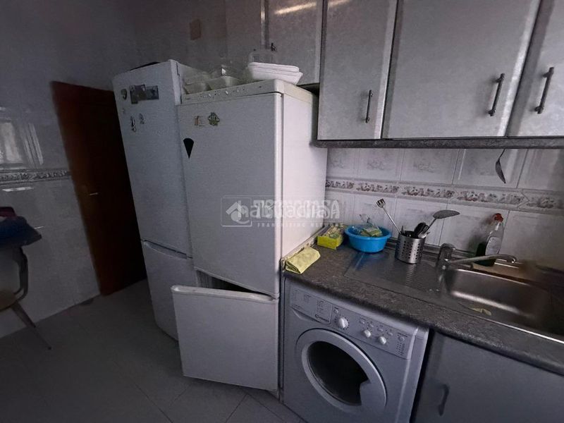 Foto 9e44fc07-108c-4973-8770-515aa75ca646. Casa aparellada amb aparcament a Almorox