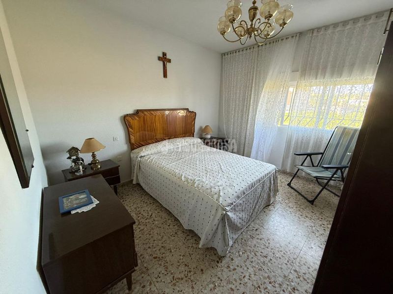 Foto f99a782b-89c3-4332-9e23-dab20ccb263f. Casa aparellada amb aparcament a Almorox