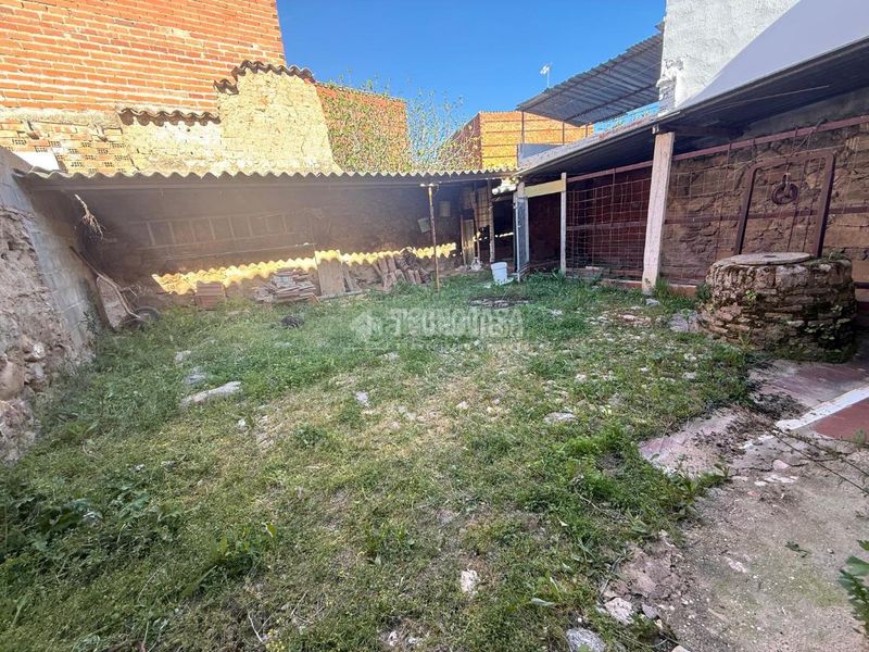 Foto 67455f19-d93c-4491-9aca-ee97656cb4ea. Casa aparellada a Almorox