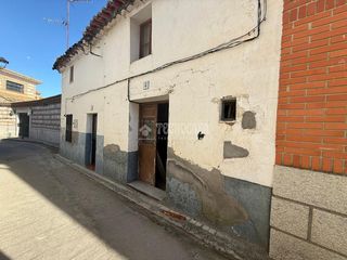 Maison jumelée à Almorox. Casa en venta en almorox