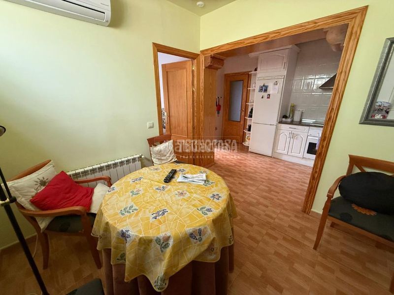 Foto 0aa0752b-73f2-4a84-a833-acb1af71759f. Casa aparellada amb calefacció a Almorox