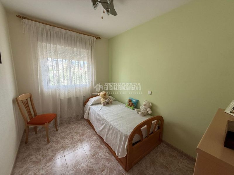 Foto 4adc8f3d-61b5-4a0c-b5e8-05ebd3000299. Casa aparellada amb calefacció a Almorox
