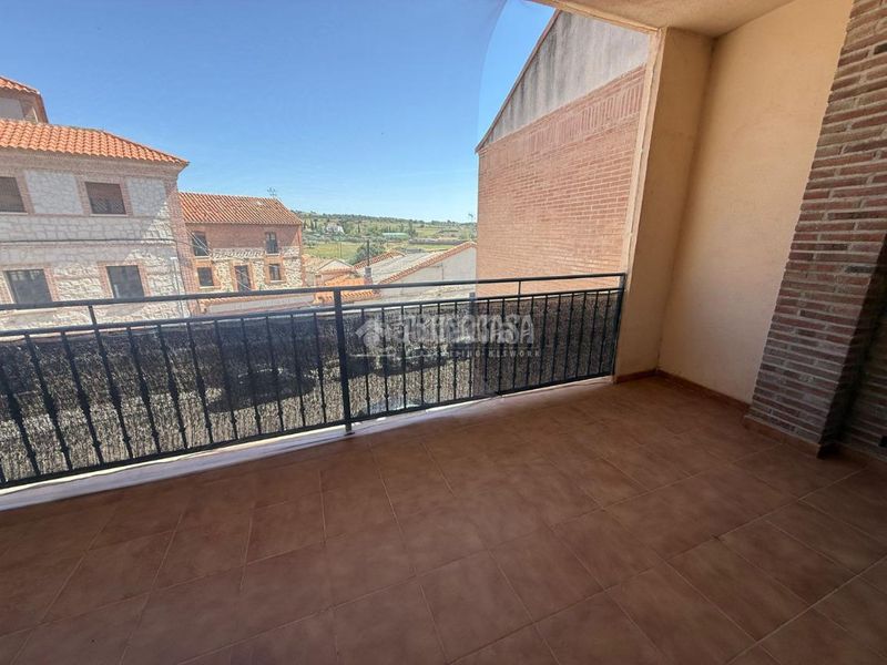 Foto 0256e7b7-b880-416c-9cd1-23710b07c5ad. Piso  en venta en Almorox