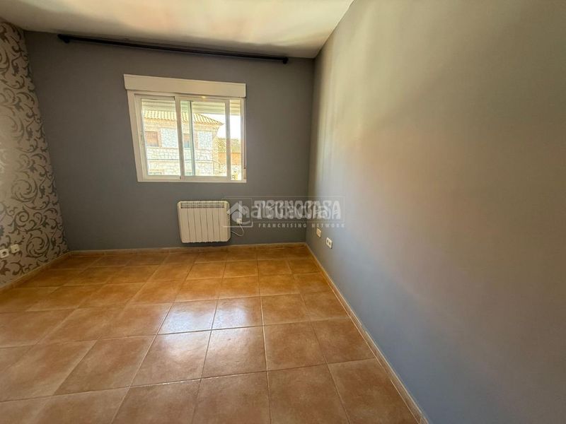 Foto 8500a855-1a57-47dc-99a2-3c2018dd325b. Piso  en venta en Almorox