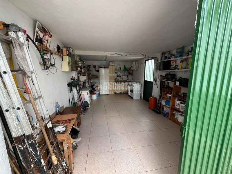 Foto 46214b5a-c4d6-40e0-ba52-af7174bc54fb. Casa aparellada amb aparcament a Escalona