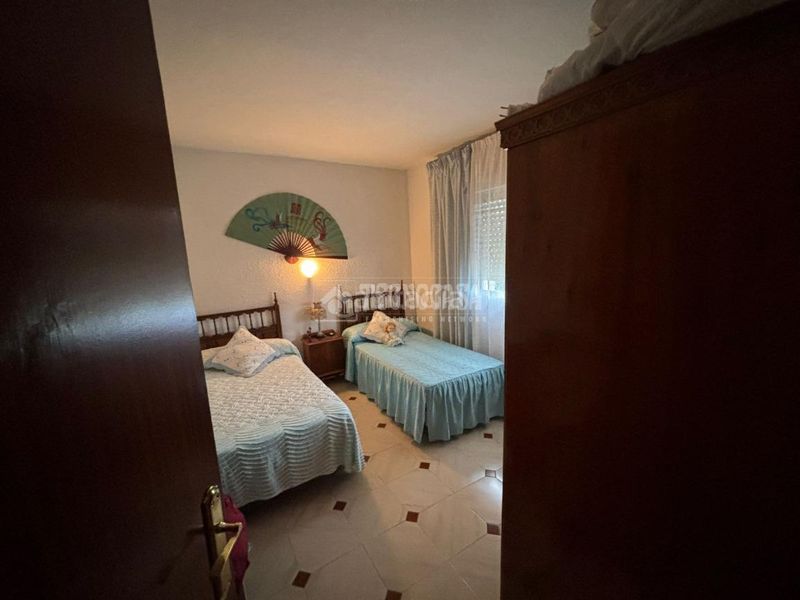 Foto 5476cd2a-d95e-4374-9e4d-206643039769. Casa aparellada amb aparcament a Escalona