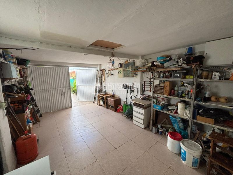 Foto 67d54228-6311-44be-9985-591133873b23. Casa aparellada amb aparcament a Escalona