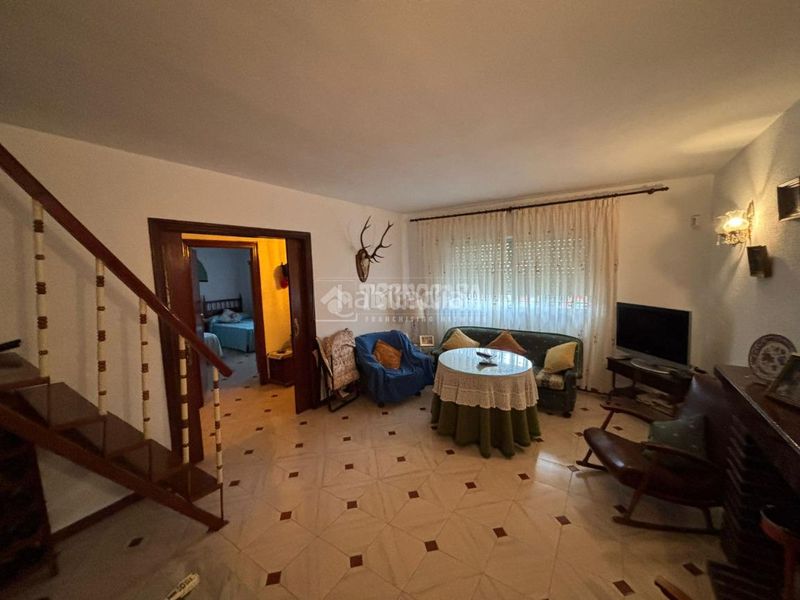 Foto a3b9eccc-e2b6-426f-adef-8f82c21111a1. Casa aparellada amb aparcament a Escalona