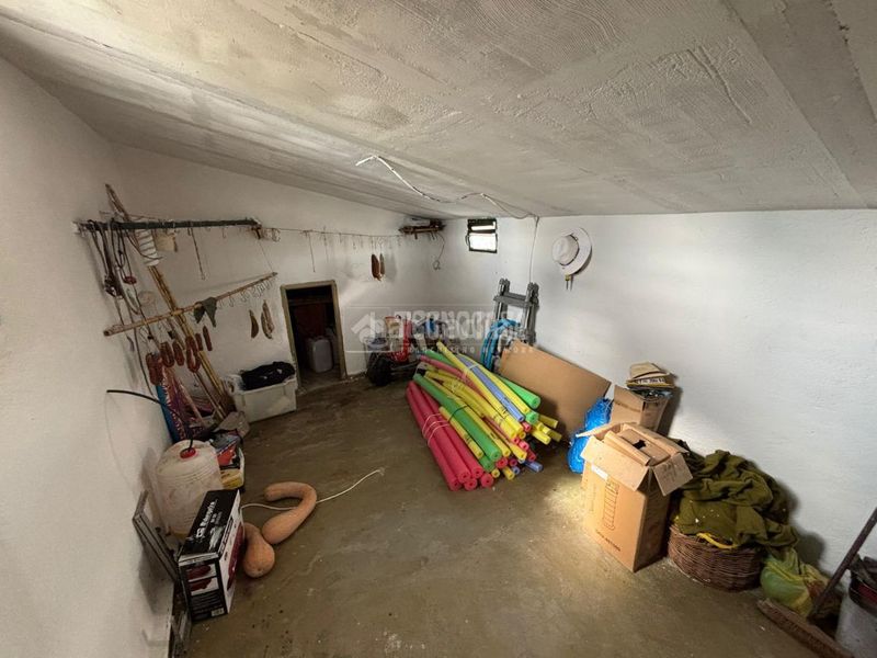 Foto c53dce53-02da-4a92-b65c-7b8109fab0b1. Casa aparellada amb aparcament a Escalona