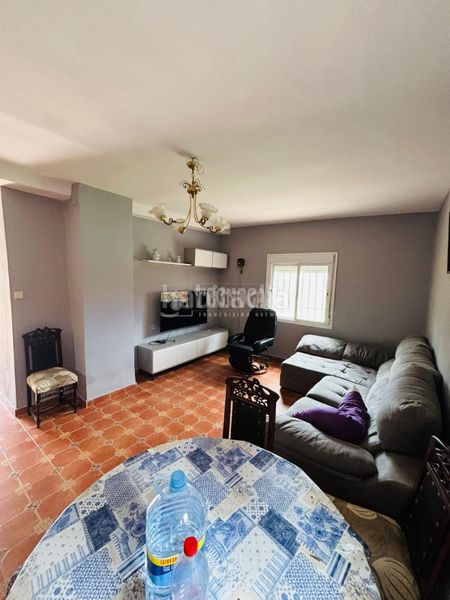 Foto 4ea16b87-6566-456f-a938-e489479a3703. Casa amb aparcament a Escalona