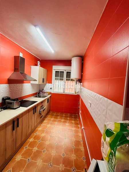 Foto df635c7b-7099-494c-b201-a081ca6e229c. Casa amb aparcament a Escalona