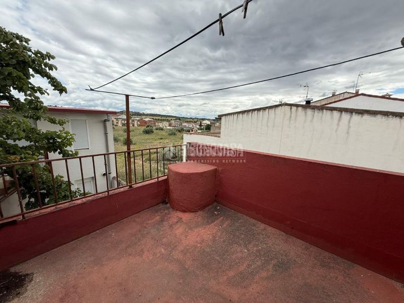 Foto 3adf8428-f1a3-4210-9db1-f4ddebb8834a. Casa aparellada a Almorox