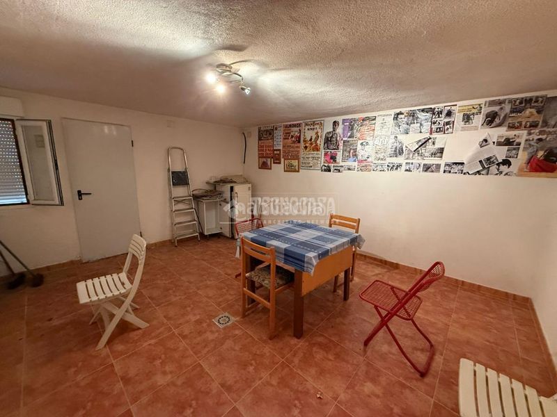 Foto 5ad39814-4e78-41f4-a032-61f2fb7d1e3f. Casa aparellada a Almorox