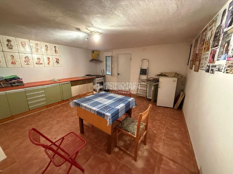 Foto 6e96805d-c07d-4a20-8670-1229ab15f6f0. Casa aparellada a Almorox