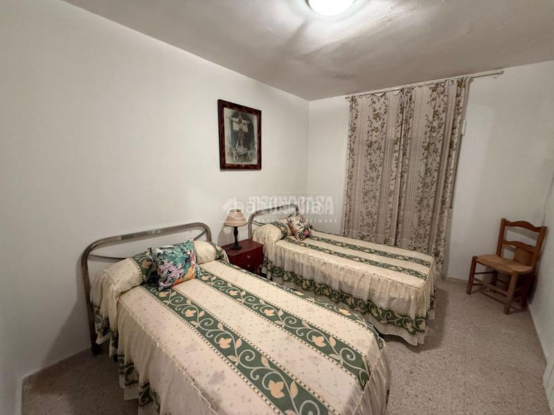 Foto c5d2e9d6-c482-468e-8e9a-49e8c28096e4. Casa aparellada a Almorox