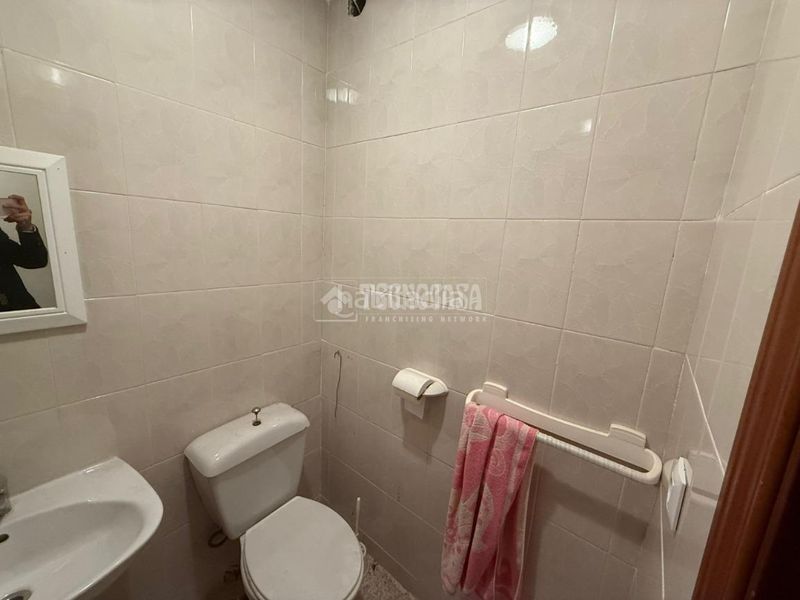 Foto c60345fd-1e04-4ea7-afba-842d49d24664. Casa aparellada a Almorox