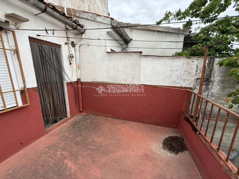 Foto ec2a79c8-71f1-481f-91b3-9876ff1693be. Casa aparellada a Almorox