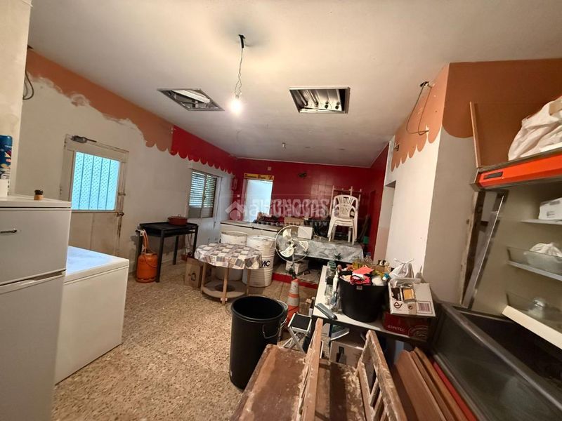 Foto b487c3e8-88f2-440a-9242-5dbe453030c9. Local comercial a Almorox