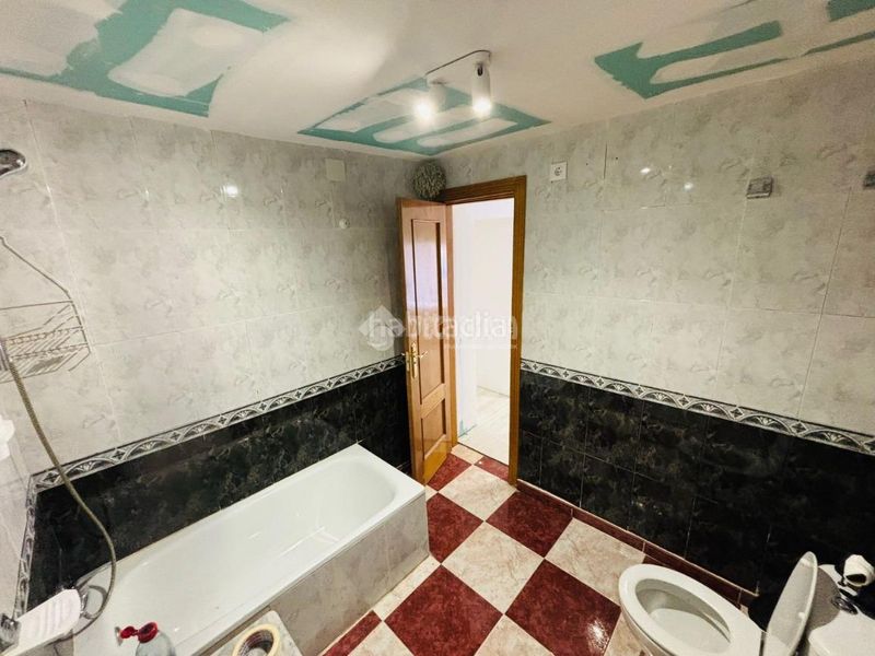 Foto 99a8a9ff-fdde-4fd8-8e76-50672307410d. Casa aparellada a Nombela
