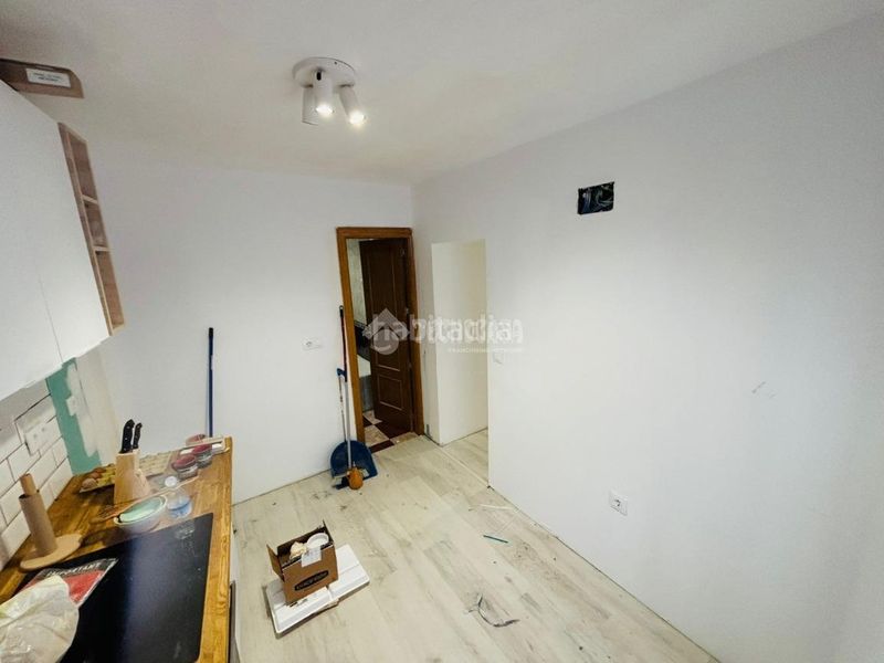 Foto cda9bf6c-a65d-41d1-8977-26e4cf2cd9cf. Casa aparellada a Nombela