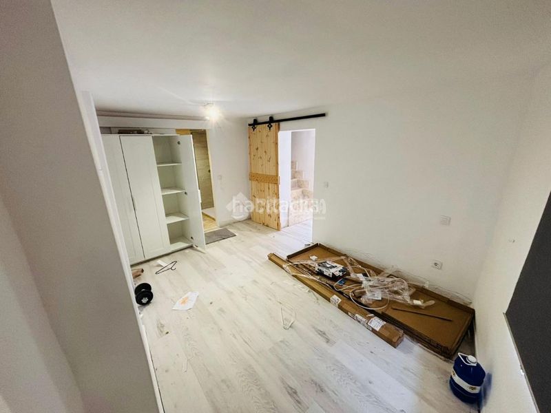 Foto e9932a4c-c7f7-4752-8f2b-9b88551159cb. Casa aparellada a Nombela