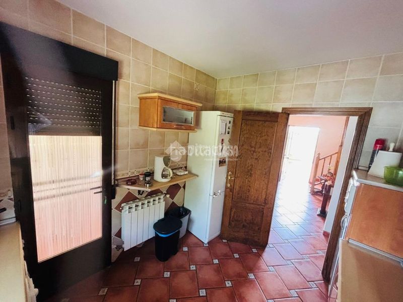 Foto 2e5e06a6-66cd-41de-9c28-b8e154130964. Casa amb calefacció a Escalona