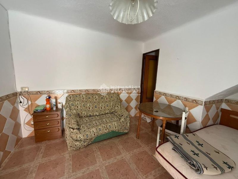 Foto 0ecdffbd-4135-4cef-a0e8-eae6b9c324d6. Casa aparellada amb calefacció a Almorox