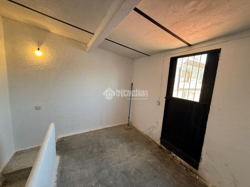 Foto 184e3316-8179-4497-966d-733279f43dca. Casa aparellada amb calefacció a Almorox