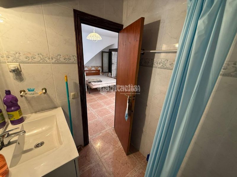 Foto 69f6aacb-cfdf-4471-8781-464e5a513cec. Casa aparellada amb calefacció a Almorox