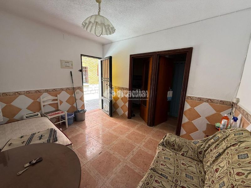 Foto c7a67440-2b0f-418d-8940-dcb1c93afc0c. Casa aparellada amb calefacció a Almorox
