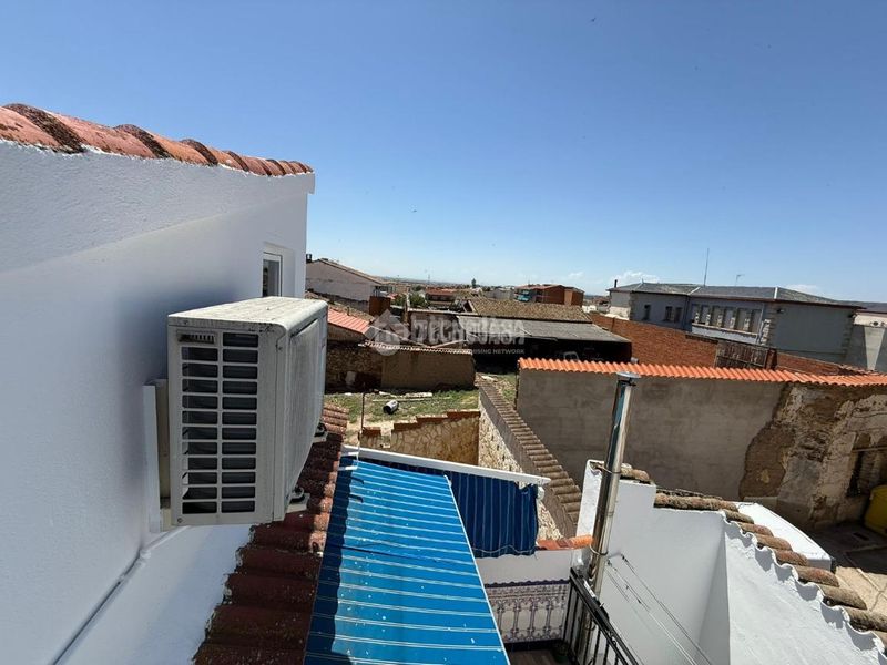 Foto f62d29f2-7aea-4dea-a885-392ef19f41b8. Casa aparellada amb calefacció a Almorox