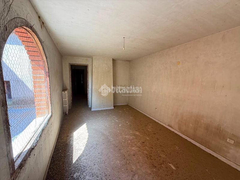 Foto 45208d58-7b80-4df8-83d0-bbc4a30bfa7a. Casa aparellada amb calefacció a Almorox