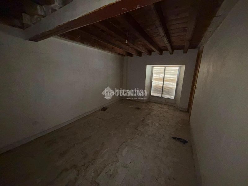 Foto 9a4d2598-bc6b-413b-b2f5-3e8362450670. Casa aparellada amb calefacció a Almorox