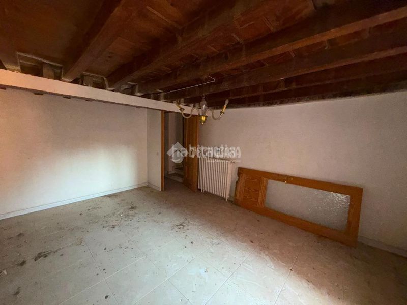 Foto ac40c406-f2d1-4199-bba1-57c89b45498a. Casa aparellada amb calefacció a Almorox