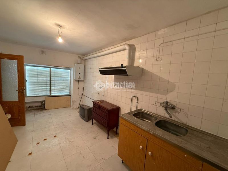 Foto ae98611b-4406-4dae-b4d4-1ee45f10bd95. Casa aparellada amb calefacció a Almorox