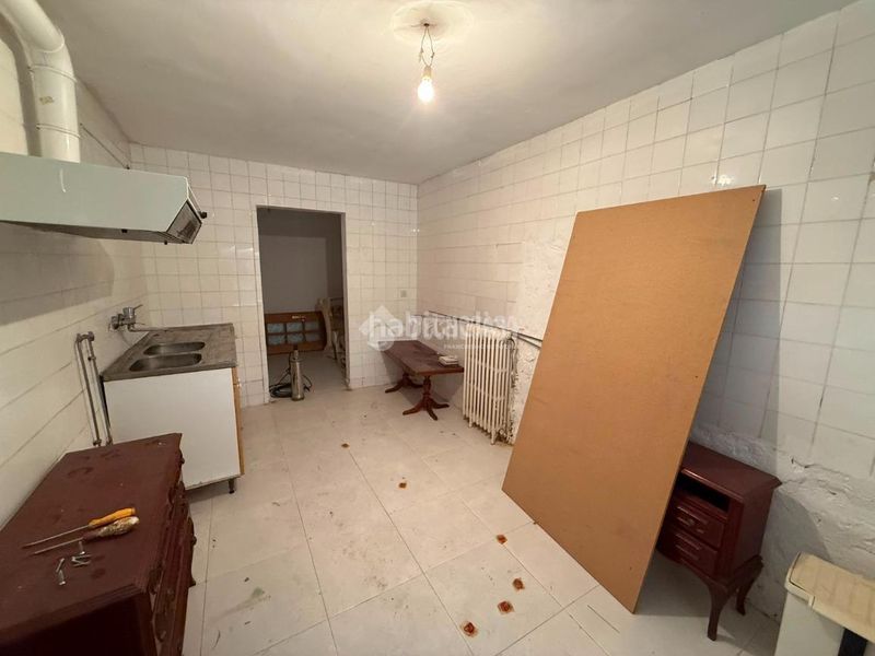 Foto bdb9c8a1-d359-41f1-ae96-e9882233927f. Casa aparellada amb calefacció a Almorox